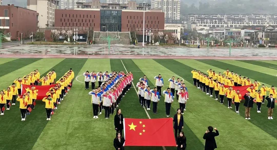 南岸区名牌初中重庆珊瑚中学,重庆南岸区珊瑚中学