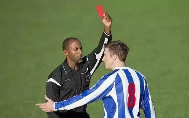 梅西的红牌纪录,梅西补时点球绝杀瓦伦西亚