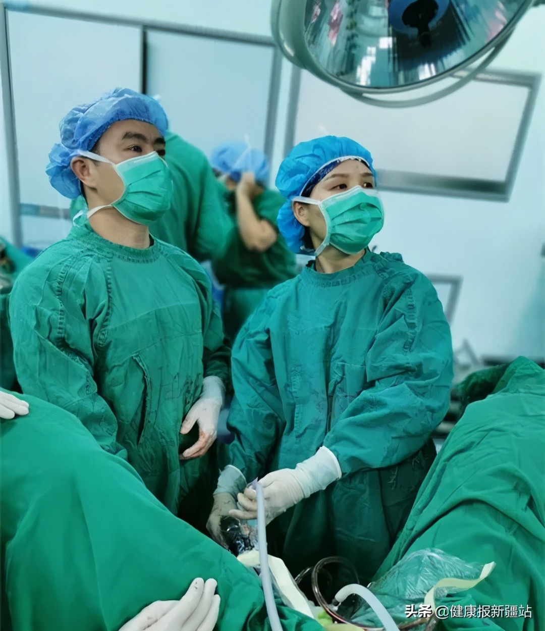 一次做了三项手术,肚子上一个“洞”也没有