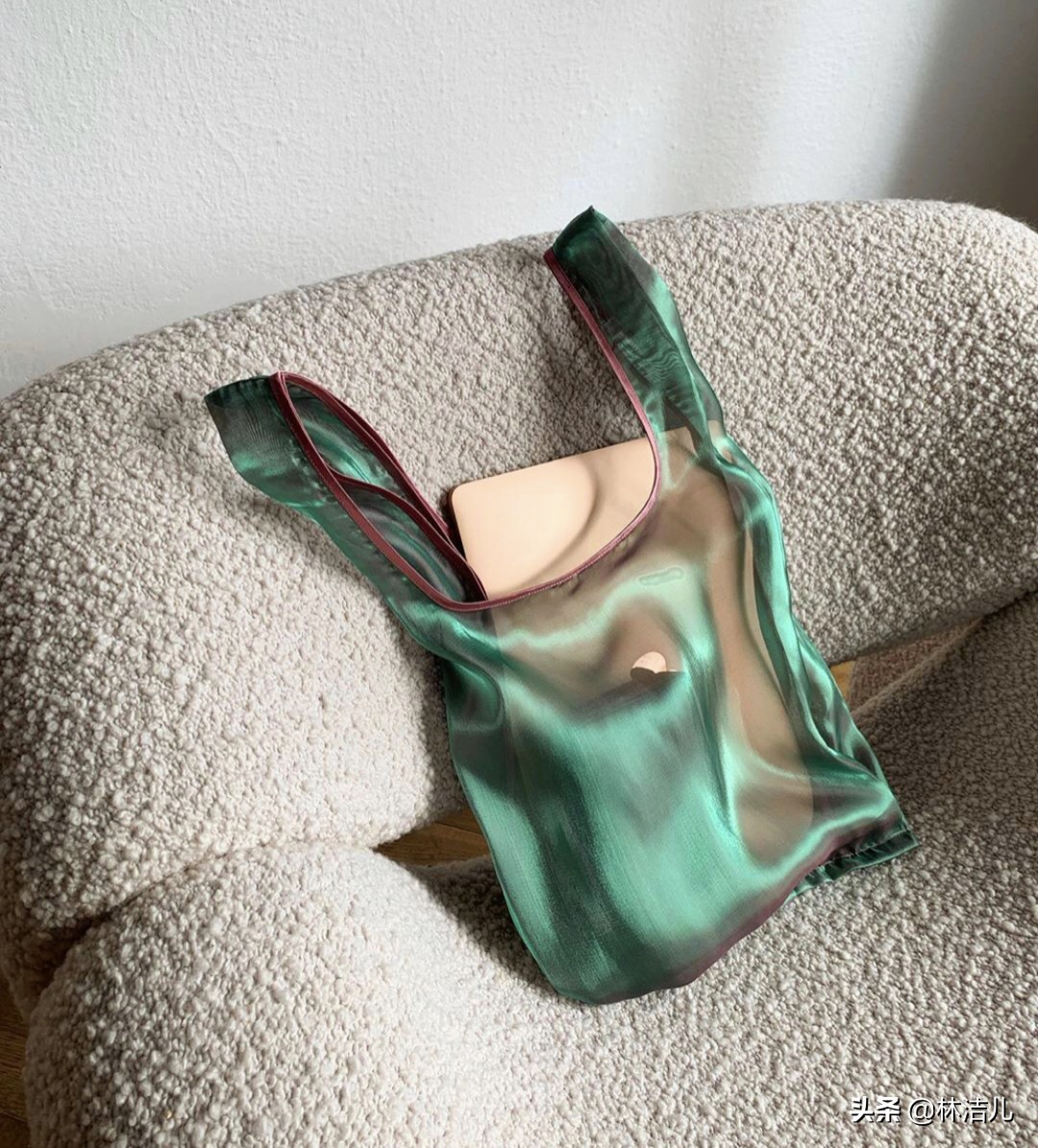 周雨彤立体格子大包包,周雨彤同款香奈儿包包