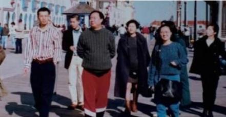 传奇富商牟其中完整版,传奇富商牟其中