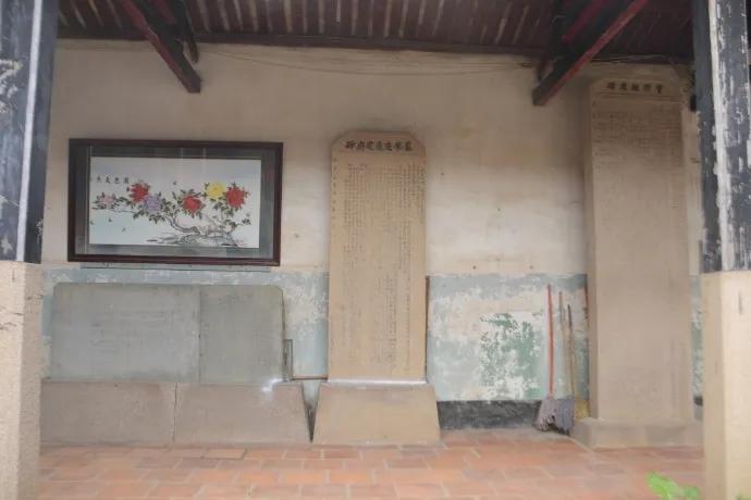 佛潭简介,佛崖石刻