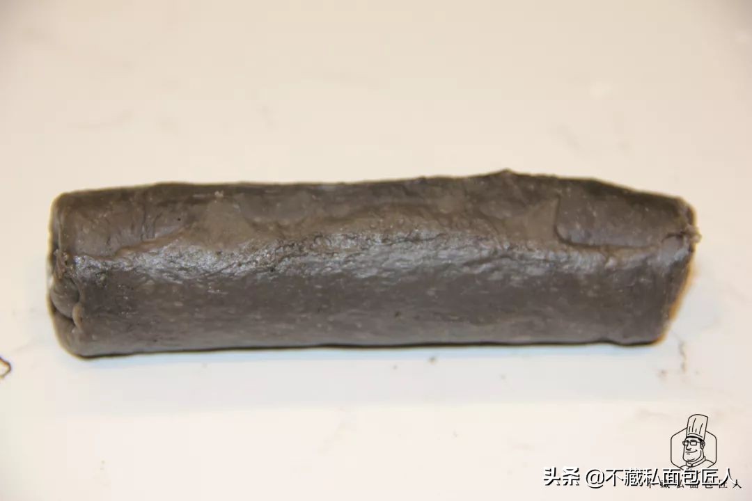 意大利墨鱼汁面包,金枪鱼墨鱼汁面包