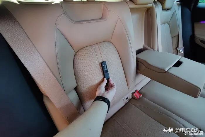 蔚来es6和ec6的后排空间,蔚来es6es7后排空间对比