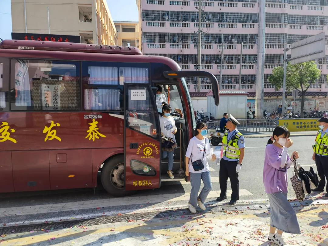 护航高考我们都是答卷人,护航高考第一天在追梦的路上