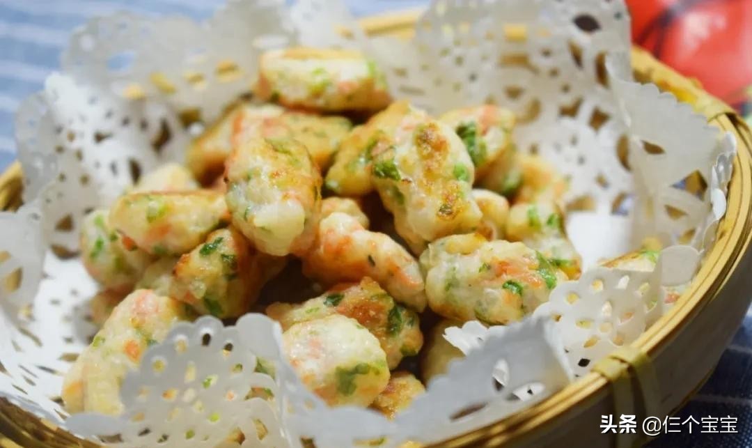 美食家庭版自制滑嫩虾丸简单便捷,在家做虾丸的方法