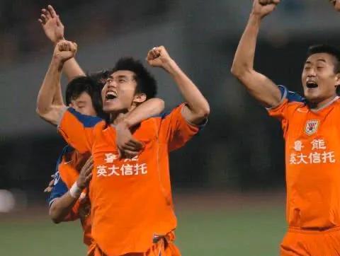 郑智在中国足球的地位,郑智中国籍是哪里人