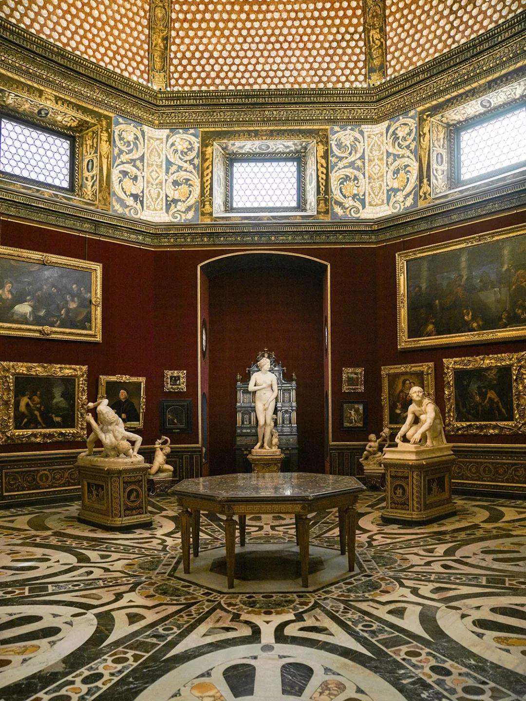 他捐了1000多亿文物,他捐给中国上千亿文物