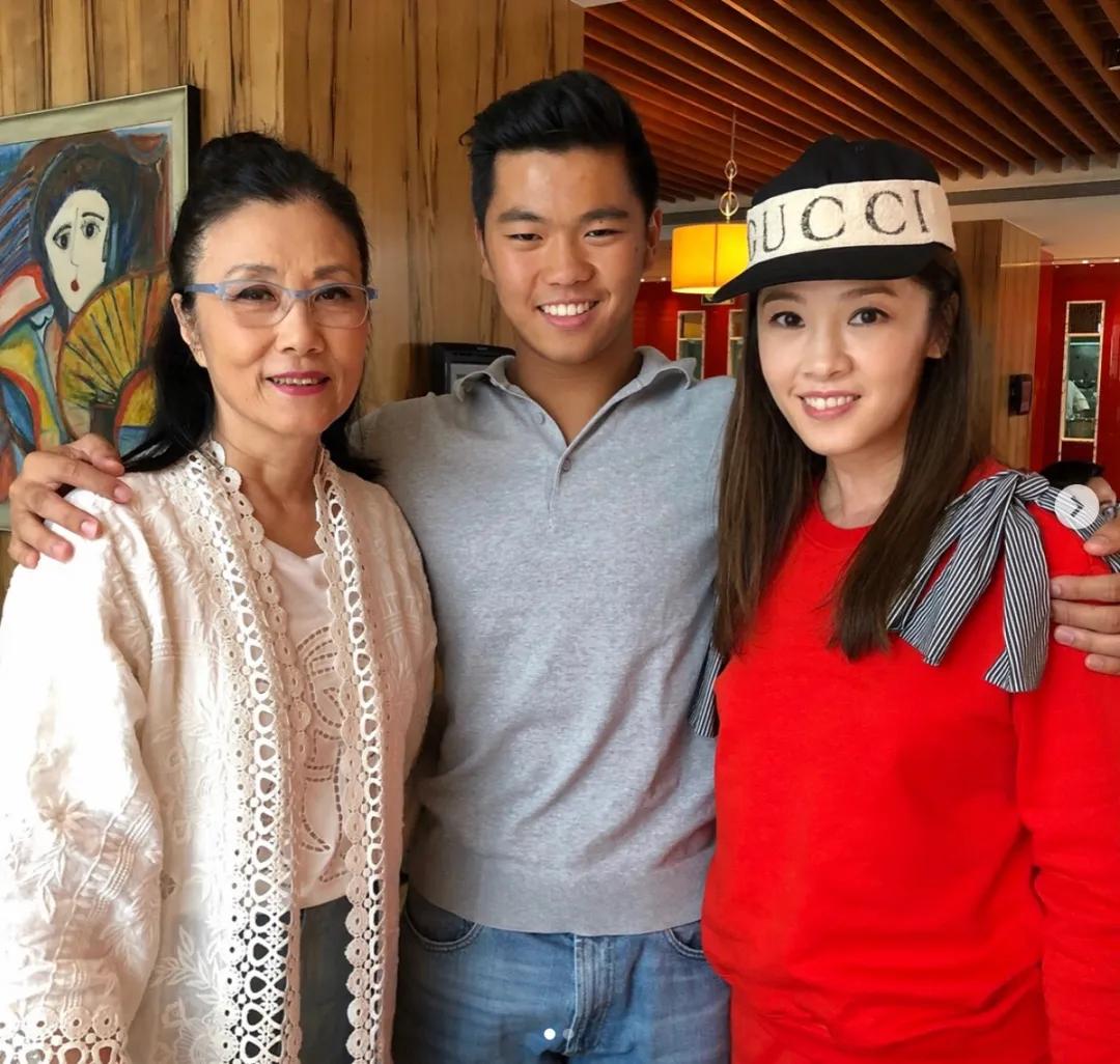 朱玲玲豪门贵妇 (香港豪门贵妇朱玲玲)