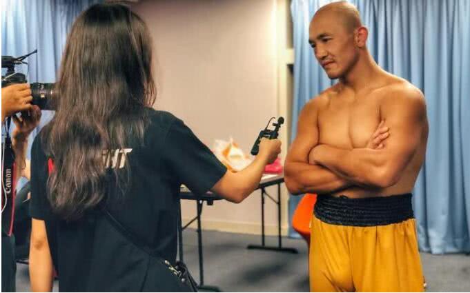 一龙崔洪万被泼冷水,一龙ko崔洪万全部视频