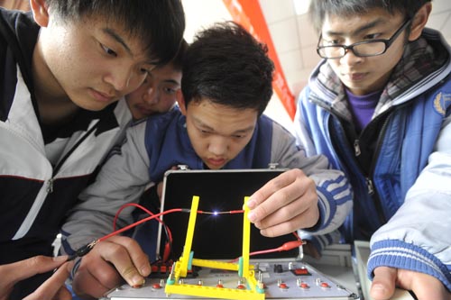 中考失误没考上高中该怎么选择,考不上普高但想读本科选什么好