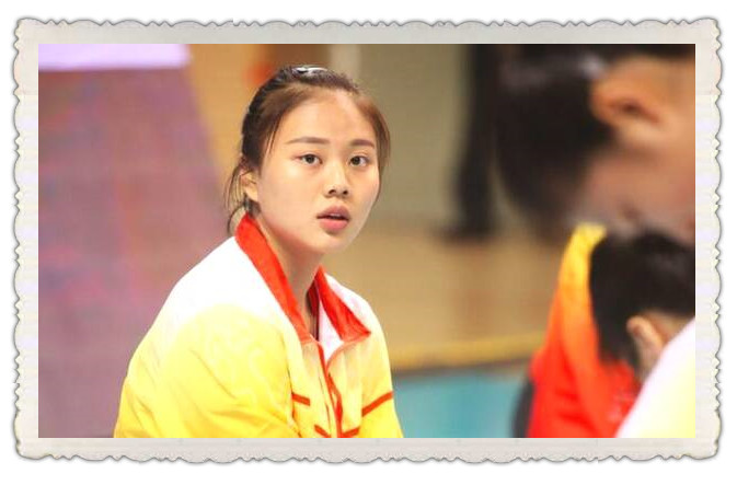 龚翔宇在中国女排接应的位置,接应中国女排