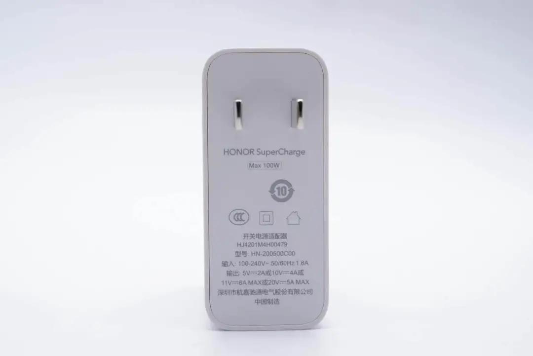 iphone13到底该不该买原装充电器,iphone13有没有充电器