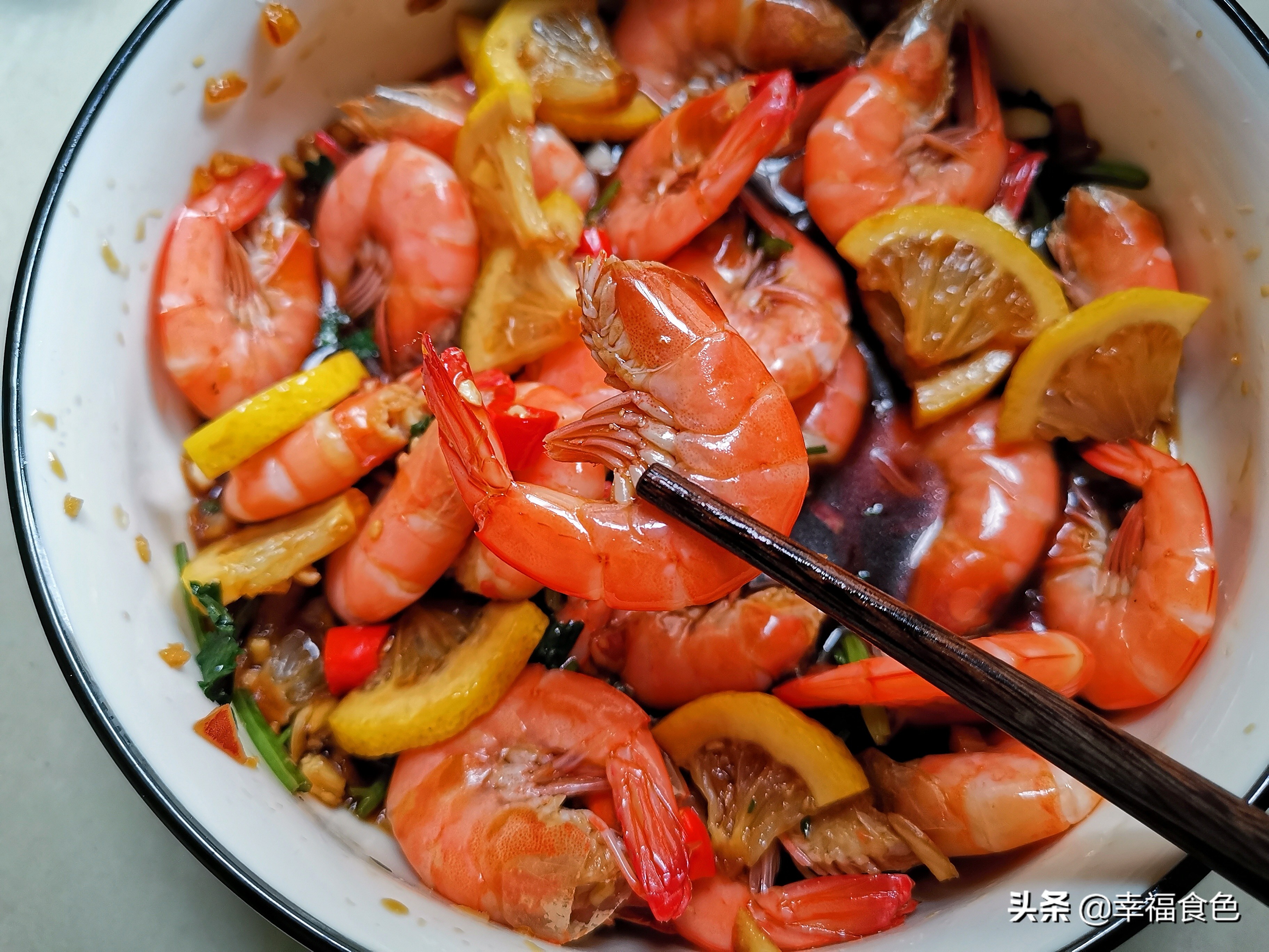 酸辣爽口柠檬虾在家自己做,酸辣柠檬虾最简单做法