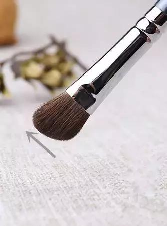 我都不敢想象化完妆后有多好看,化完妆丑了