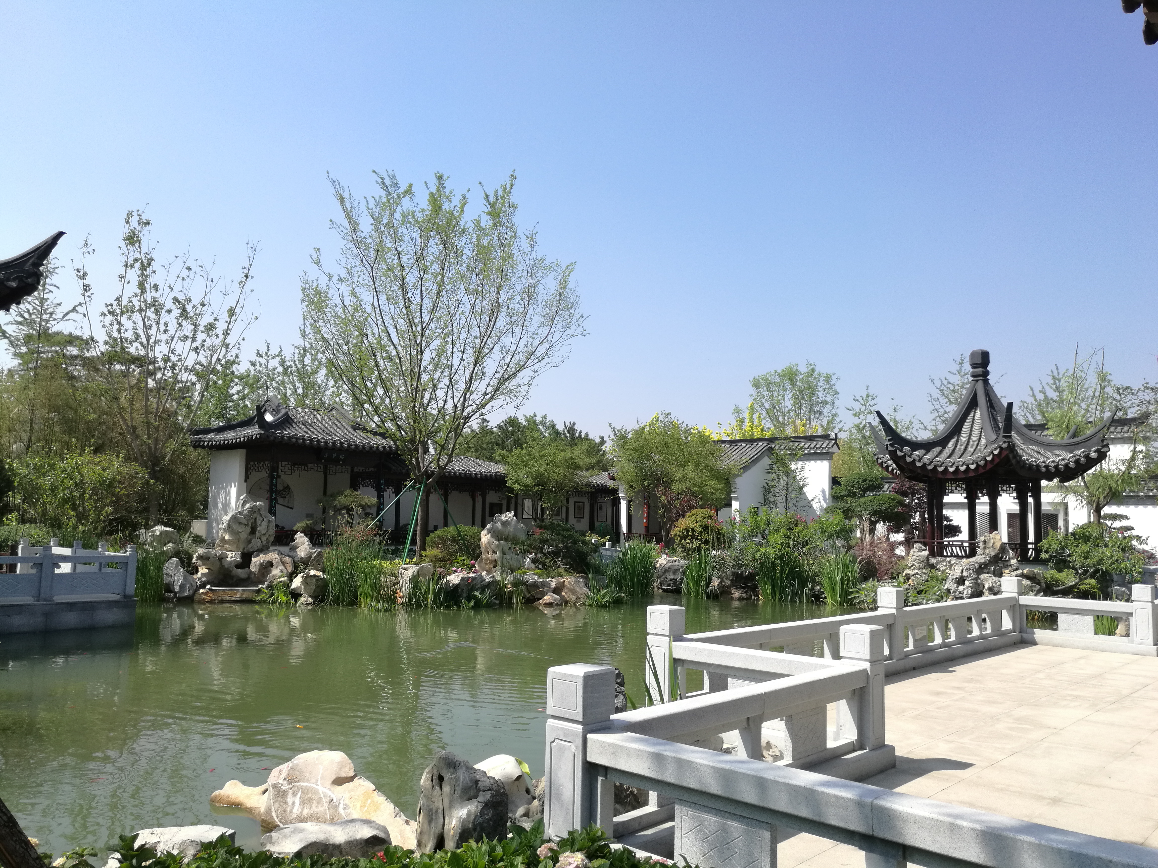 长城脚下的村庄的图片,长城脚下的美景