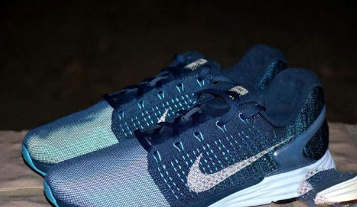 耐克气垫要买大一号吗,耐克气垫鞋适合大体重吗