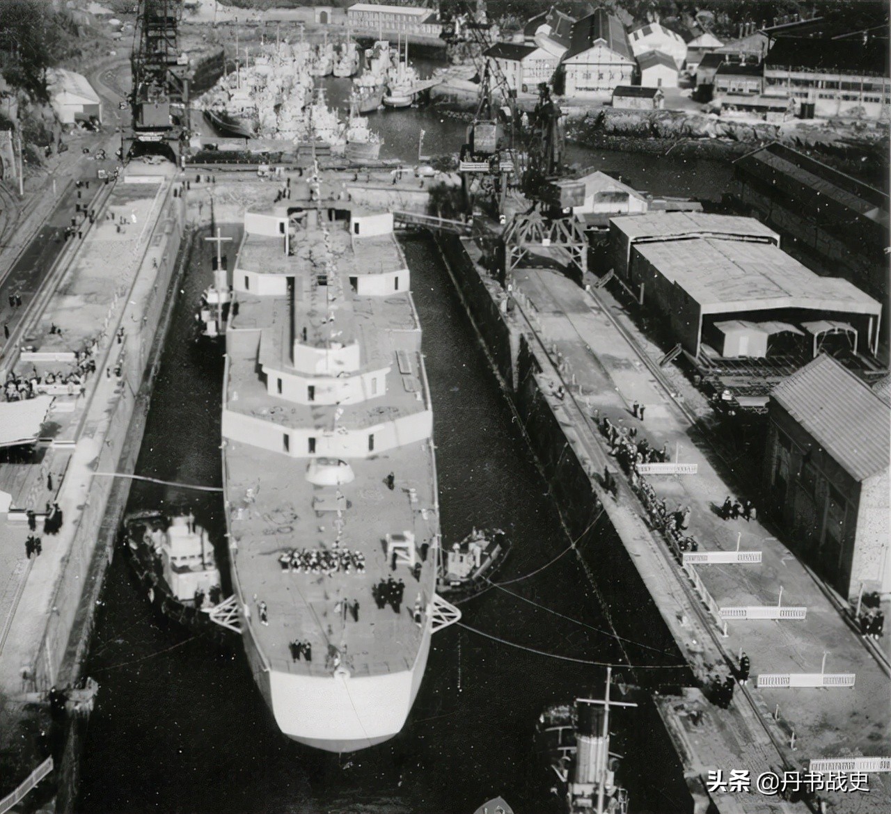 法国科尔伯特号防空巡洋舰，戴高乐的海上座驾