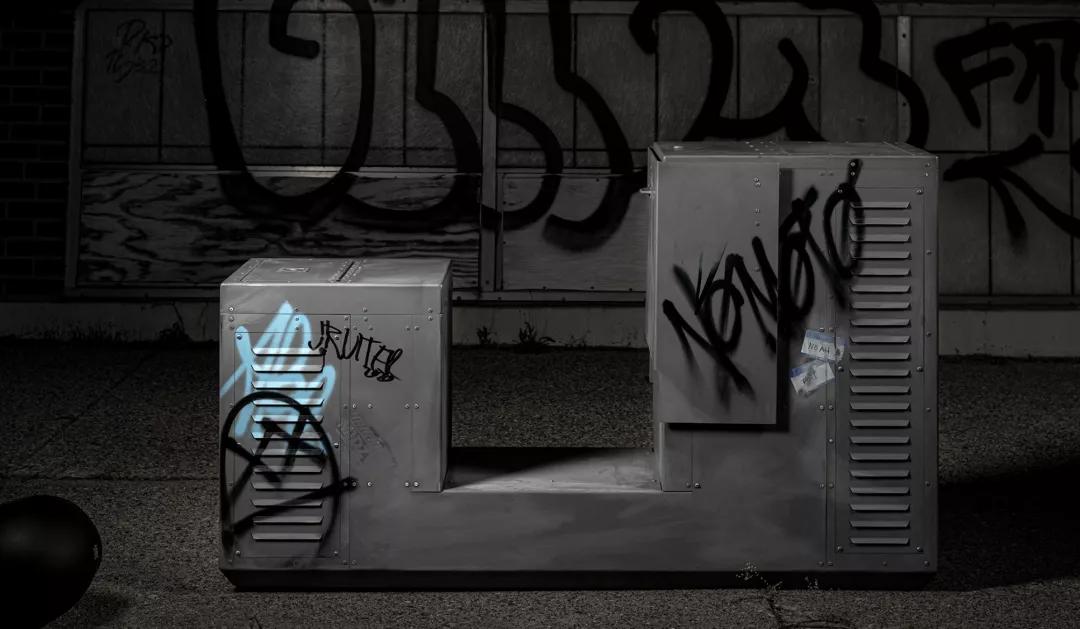 一辆能“隐身”的摩托，停路边贼都找不到