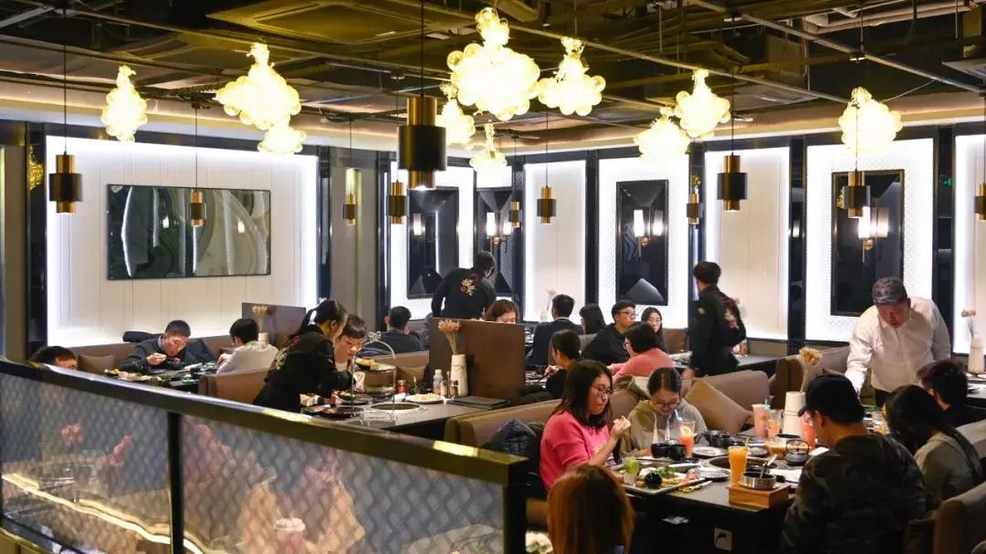 这家烤肉巨头新店开业就“爆店”!现在还能免费吃肉,这也太棒了