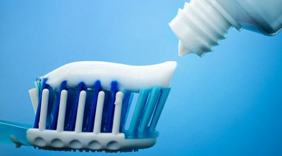 很多牙膏都添加了氨甲环酸（凝血酸），这对使用者有啥影响吗？