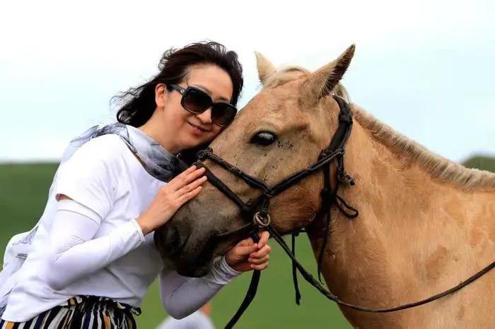 锡林郭勒草原冬天骑马,锡林郭勒盟大草原骑马