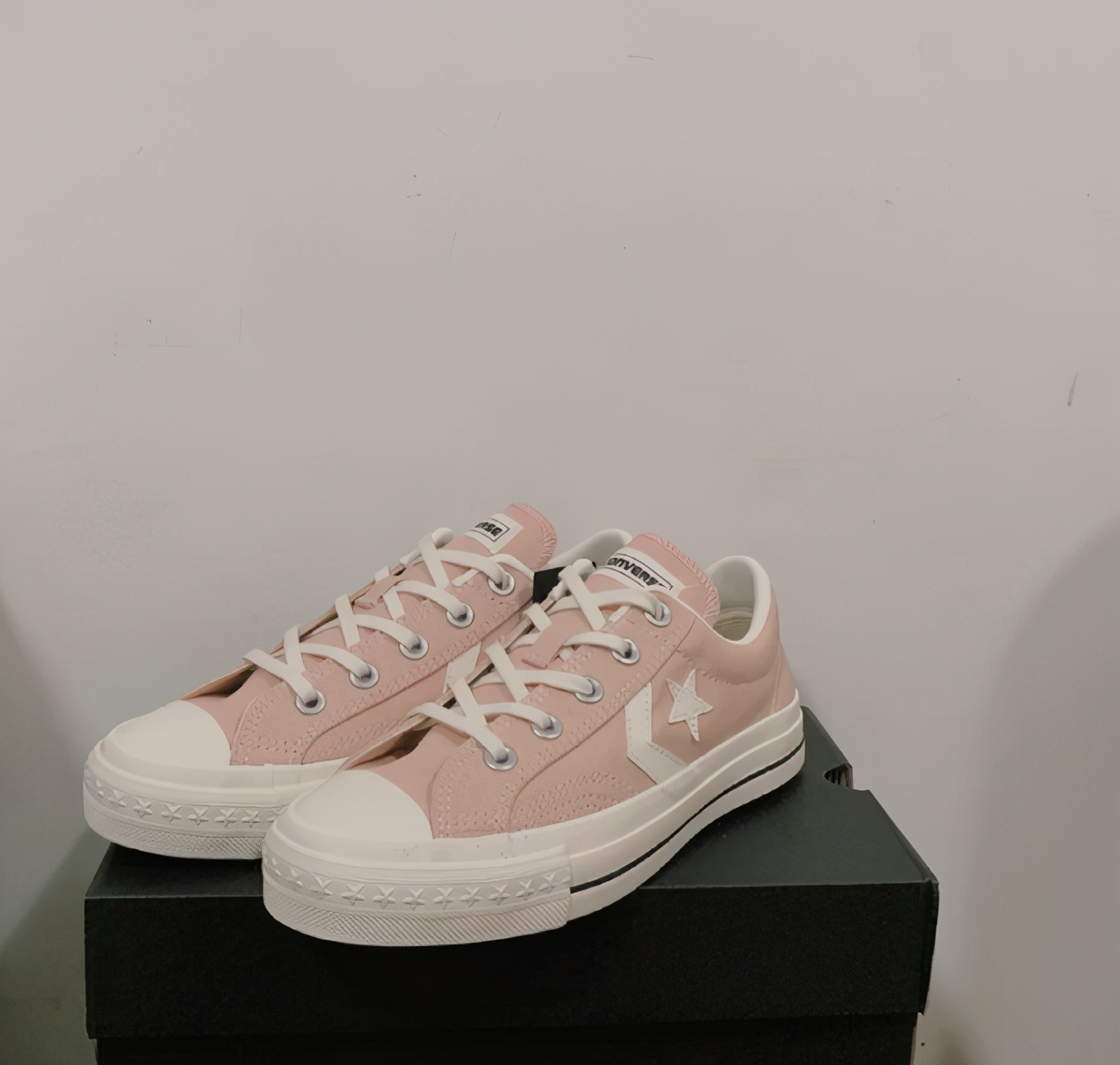 小白鞋来一双穿起来时尚又潮流,初春鞋子气质