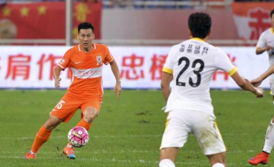 鲁能功勋李霄鹏现状,鲁能功勋主教练再次回归大球场