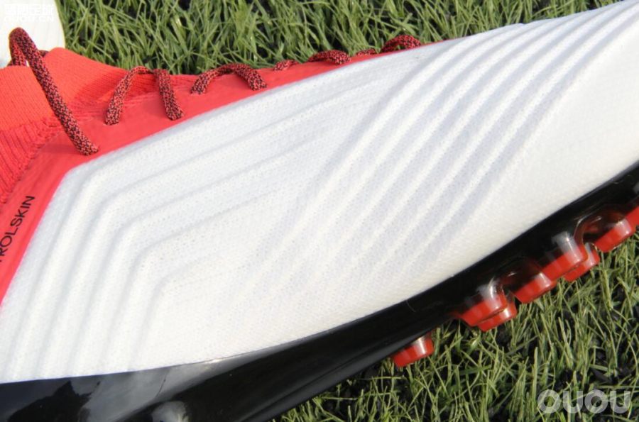 阿迪达斯predatorfreak.3测评,阿迪达斯predator20.4怎么样