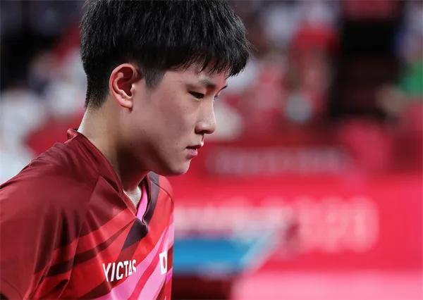 中国队夺得女子四人双桨金牌,中国女子赛艇队四人双桨夺冠