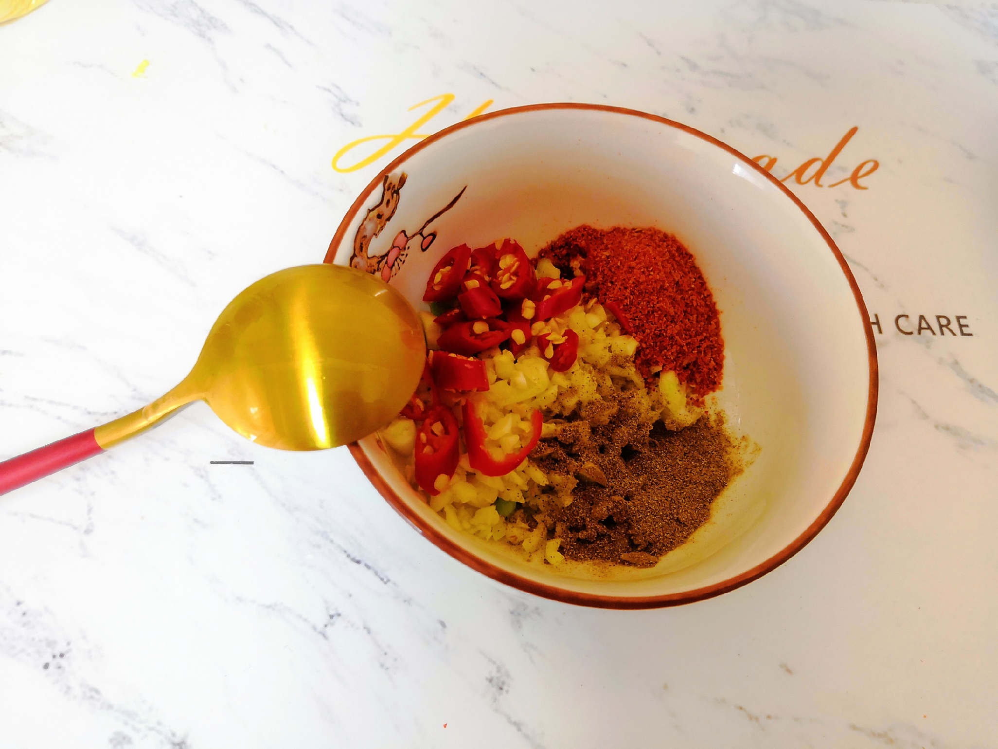 一个土豆和胡萝卜可以做什么美食,土豆和胡萝卜不加配料的神仙吃法