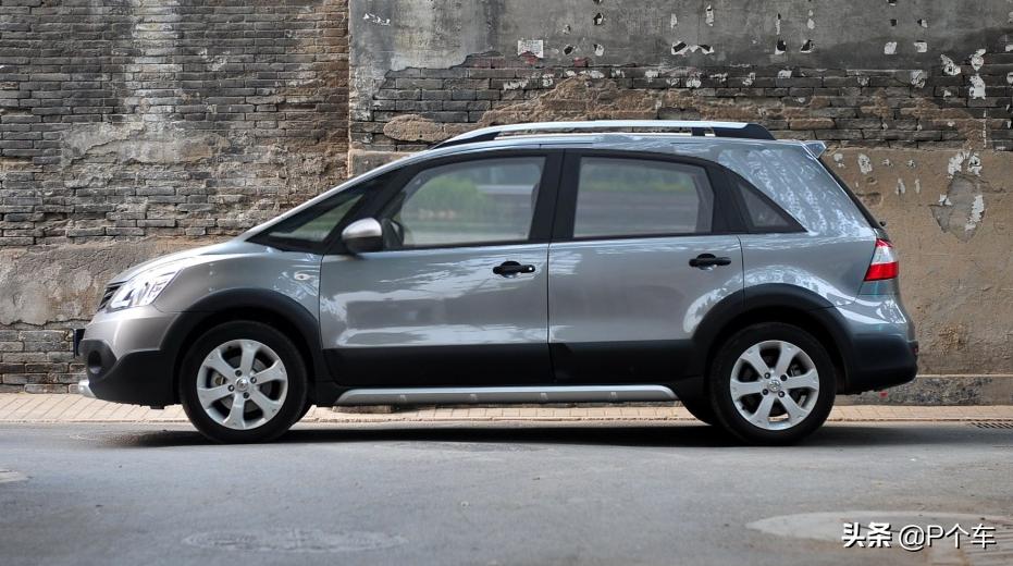 10年的骊威和飞度哪个值得买,二手飞度和骊威选哪个空间大