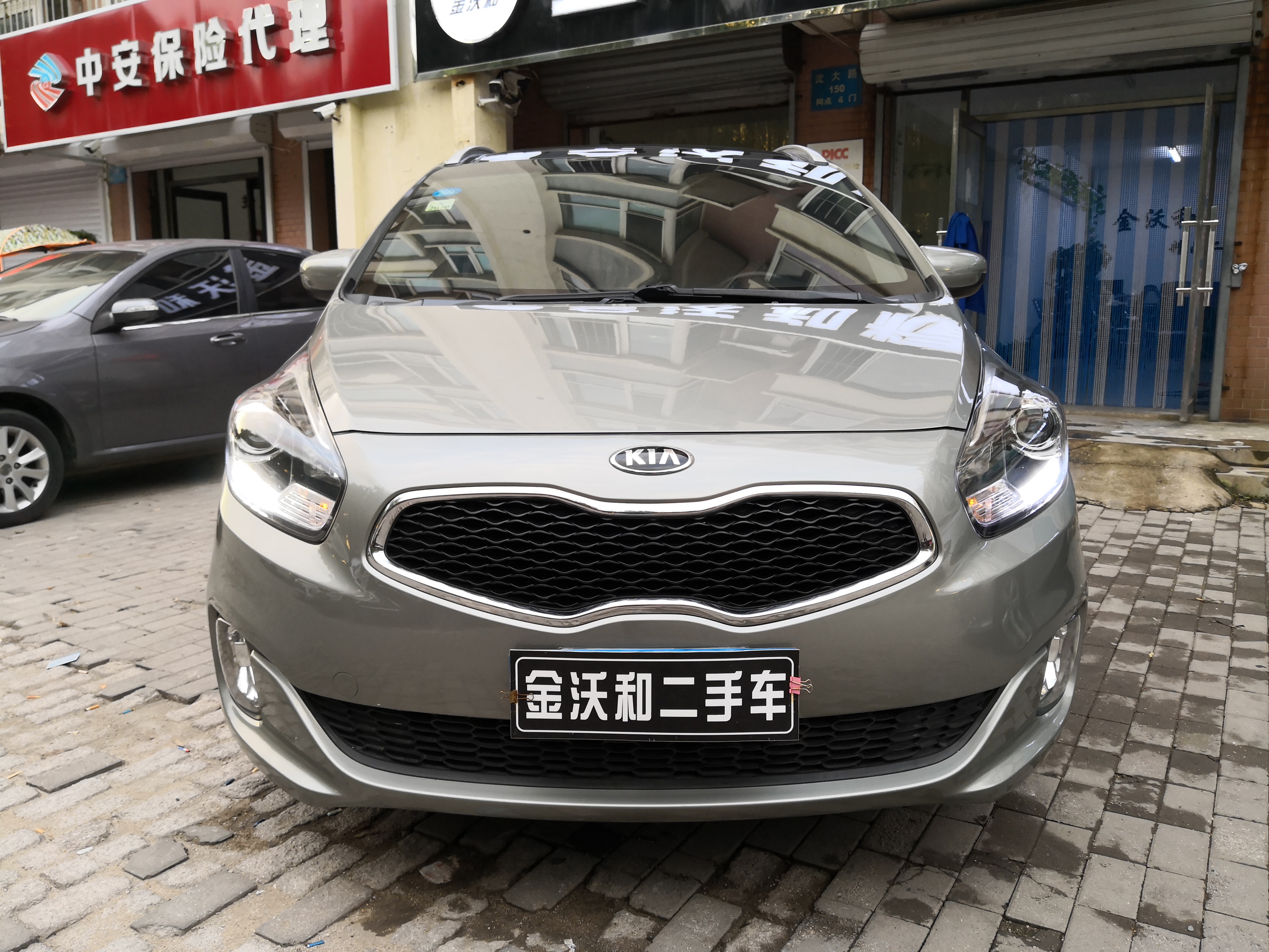 逛二手车市场奥迪,二手起亚佳乐现车新款