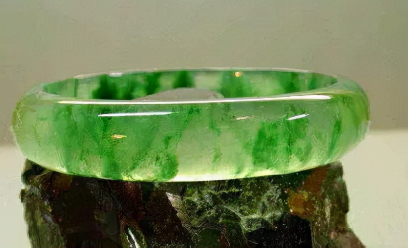 解决直播带货假货现象的对策,看到直播间卖假翡翠要不要揭穿