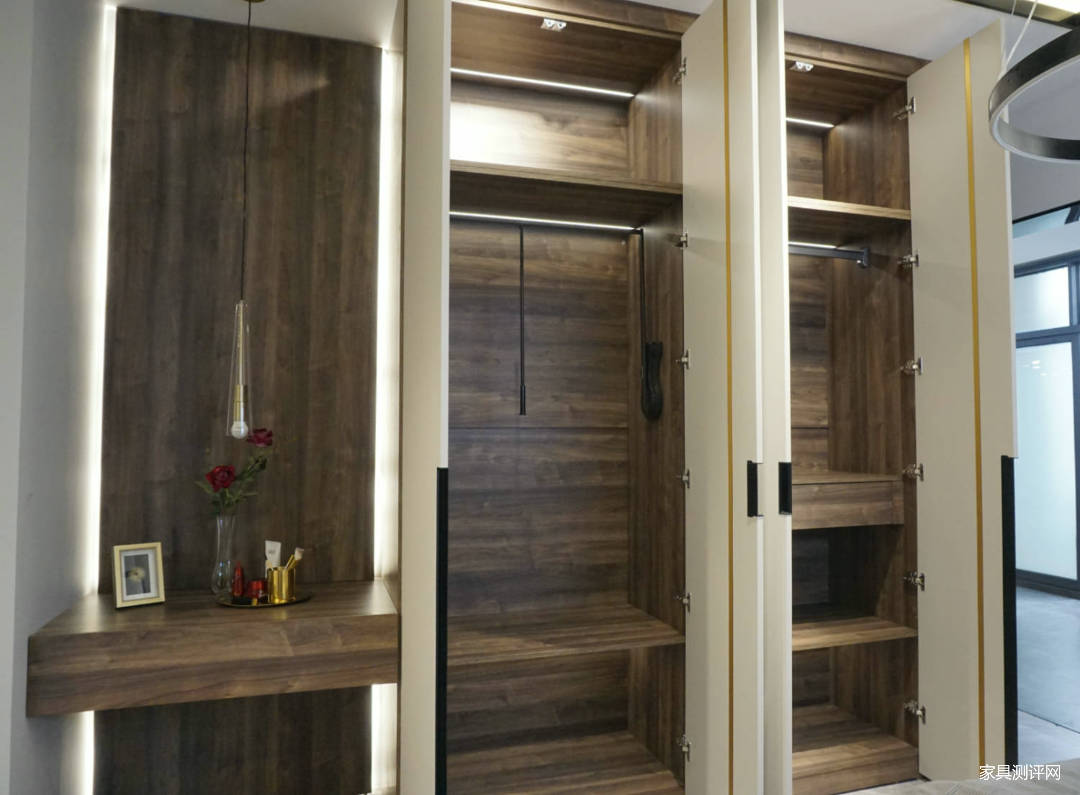 莱茵艾格定制家具测评：自带美术馆效果，让你家大到能“望远”