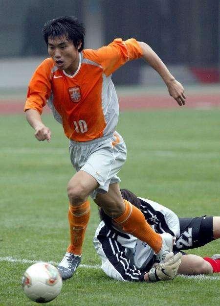 中国足球郑智化,足球中国队旗帜