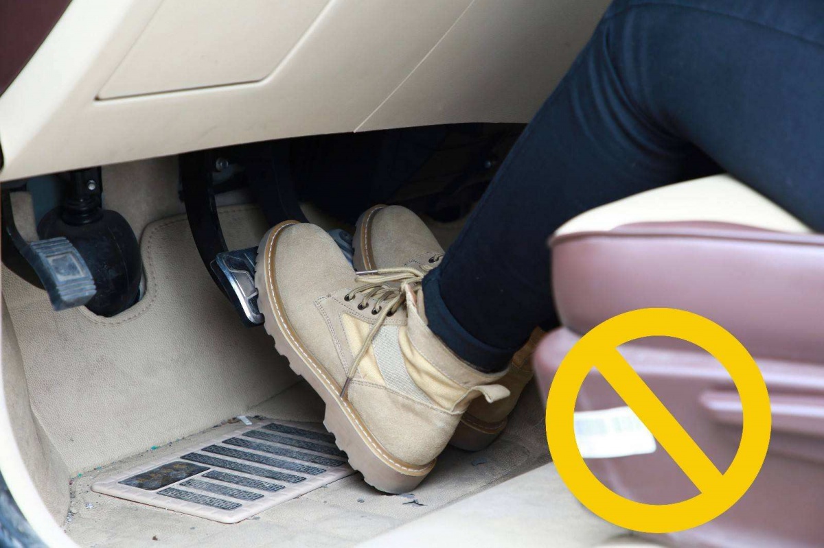 自动挡汽车可以用左脚踩刹车吗,为什么自动挡的车左脚不能踩刹车