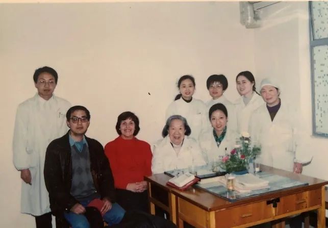 宝宝手臂用不上劲是什么情况,宝宝手臂不光滑怎么回事