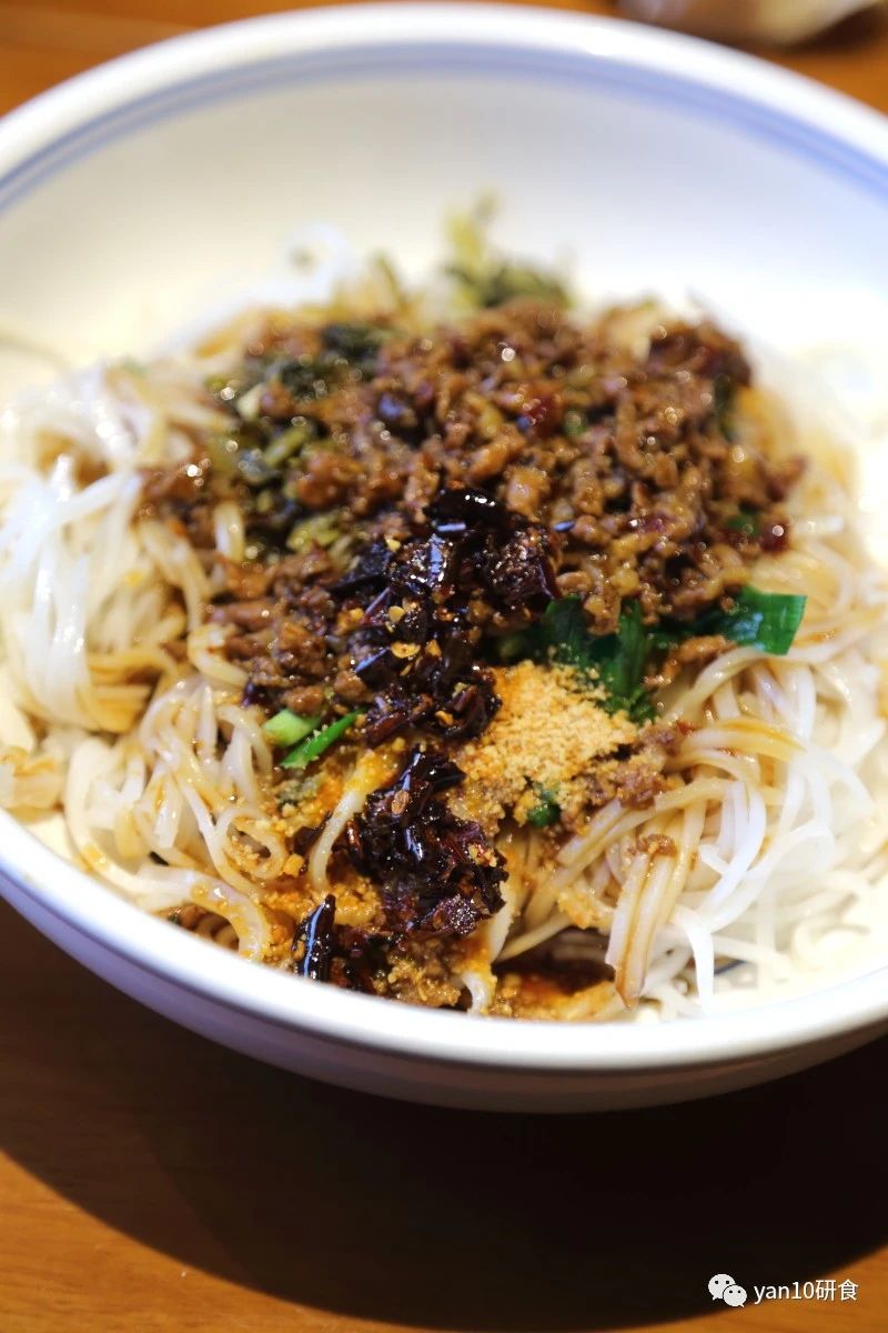 昆明滇池美食推荐菌火锅,滇池边菌子火锅