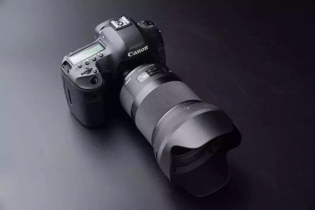 f1.2和f1.4光圈差别大吗,23mmf1.4和56mmf1.4区别