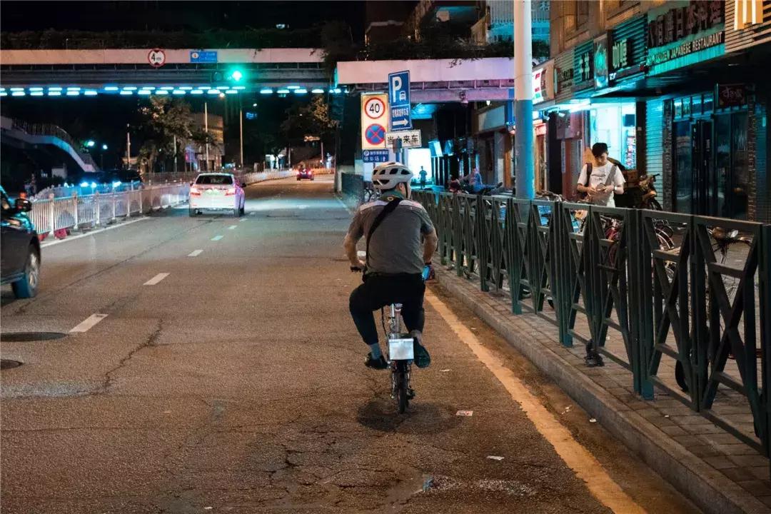 5千工资还贷4千 (夫妻收入1万还贷6000压力大不大)