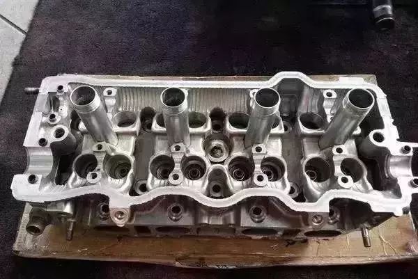 使用假机油的六大危害,辨别假机油最有效的方法