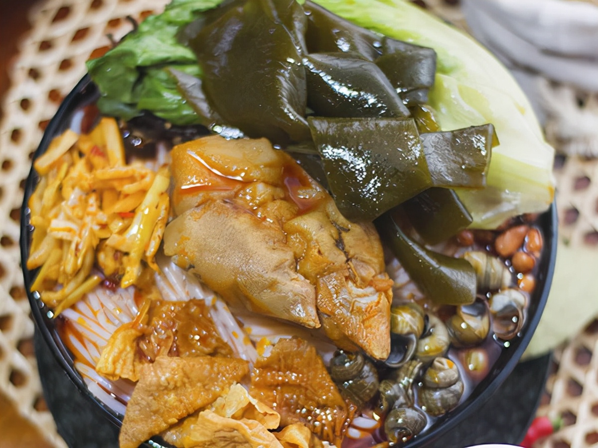 如何简单制作好吃又正宗的螺蛳粉,好吃的螺蛳粉自己在家就能做