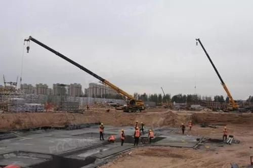 总投资1792亿272个项目开工,总投资18亿元建设用地400亩