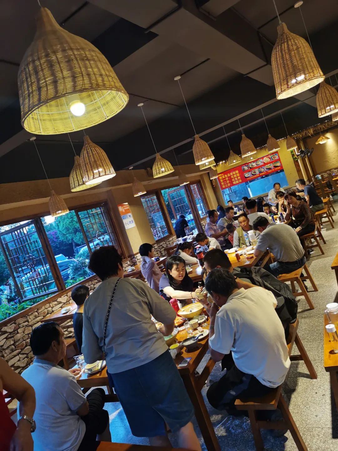 昆明排队三十年老店,昆明三十年老字号