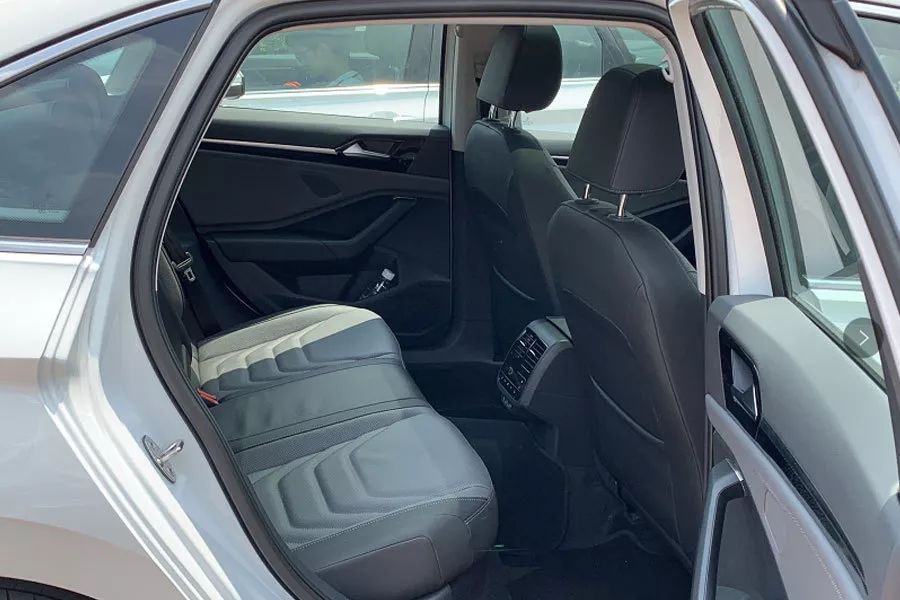 全新大众速腾1.4t试驾,试驾速腾空间