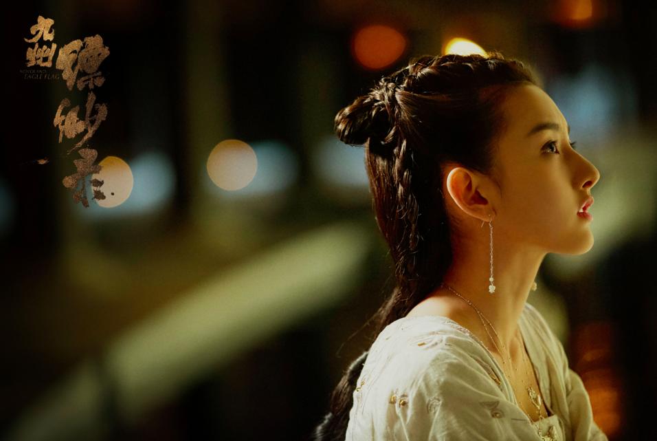 酒后踢别人的车政审有问题吗,酒后踢人家车怎么处罚