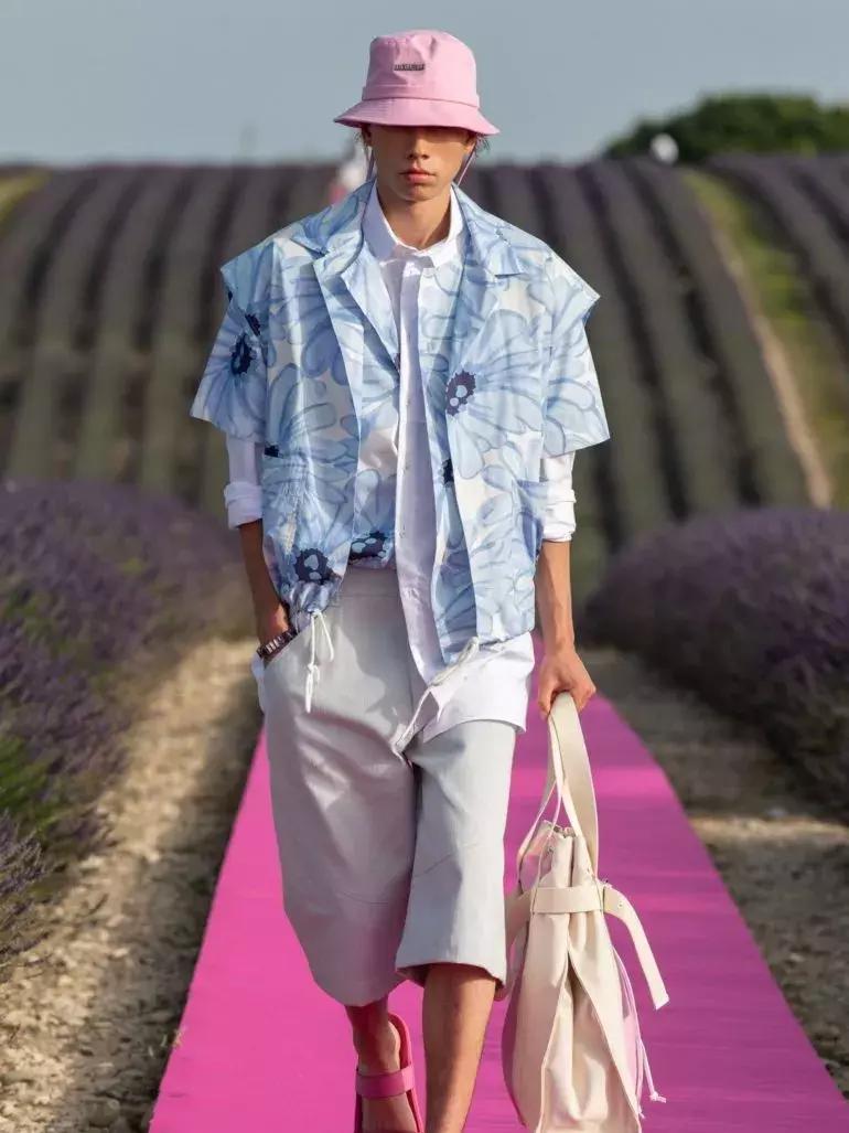 从全世界最会戴帽子的女人身上,学习一点「帽子戏法」