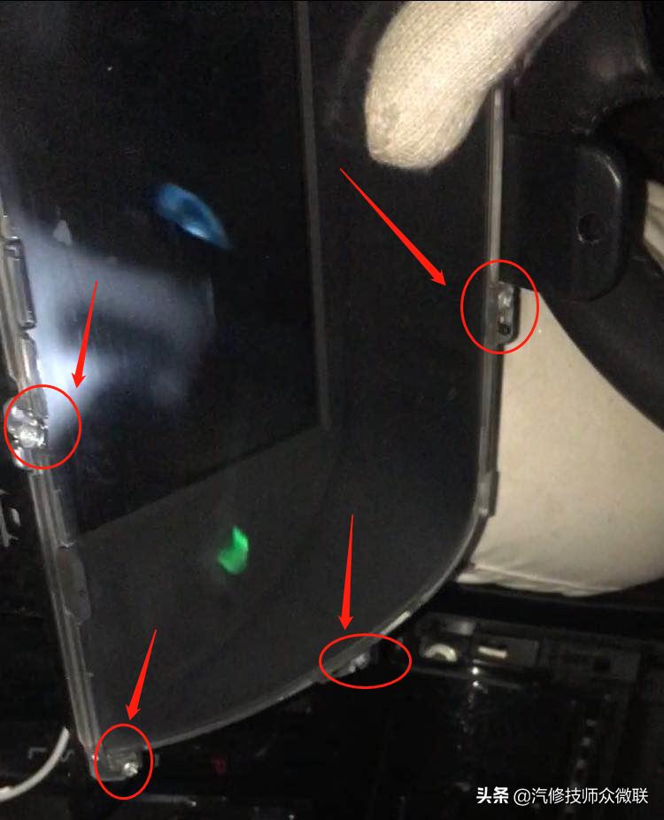 本田显示屏触屏没反应,本田仪表盘异响滋滋的怎么解决