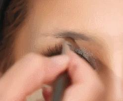 如何画比较妖艳的眼妆,初学者怎么画又纯又欲的眼妆